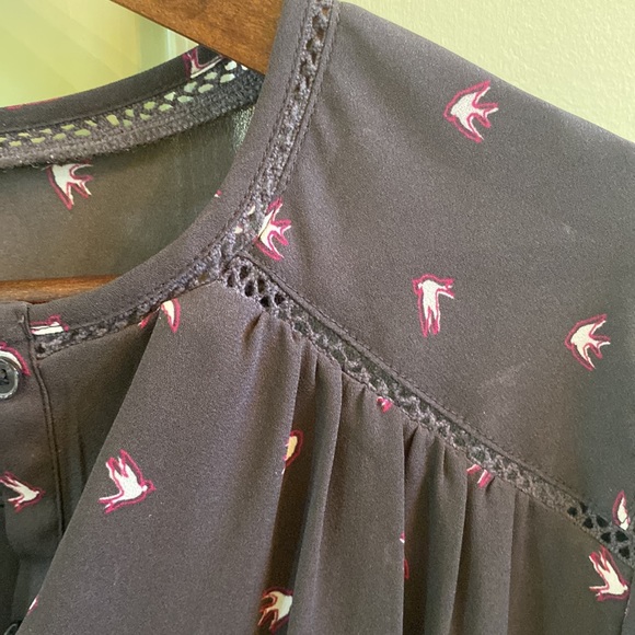 Banana Republic charcoal gray dress with cream and magenta bird pattern. - Picture 5 of 8